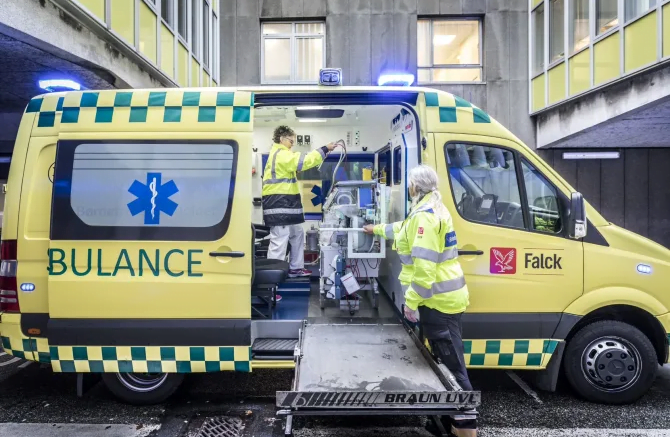 PRESSEMEDDELELSE Falck saetter ”bloednings kit” i alle sine ambulancer