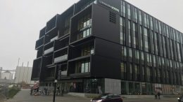 PRESSEMEDDELELSE Se det nye Aarhus gennem 13 store facadevinduer e1573300654455